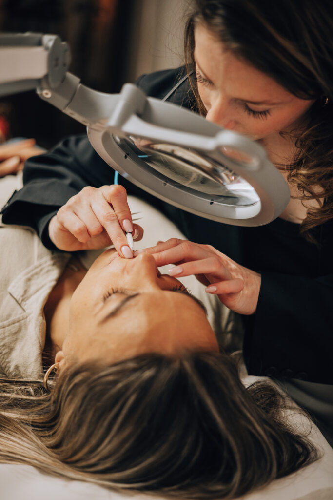 La Thermolyse : une solution définitive et bienveillante pour votre visage